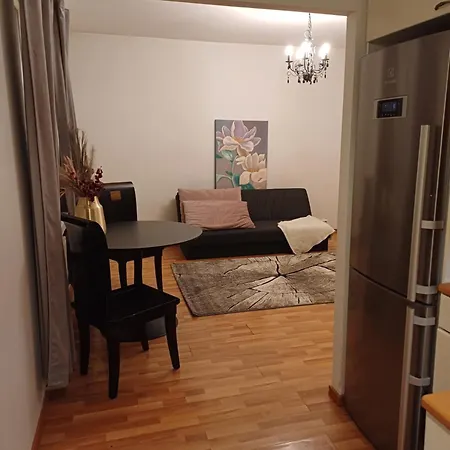 Kaksio Pienkerrostalossa. Lägenhet *
